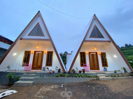 Cottage Triangle Dieng