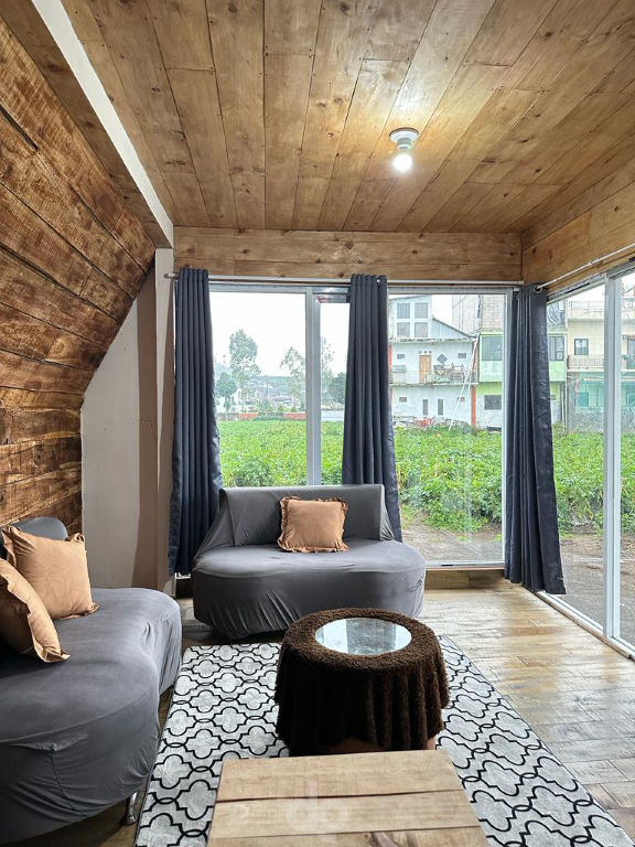 Villa heri-segitiga 1